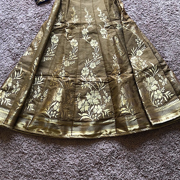 Prom gown - Picture 5 of 9